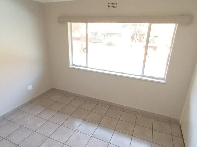 1 Bedroom Apartment / Flat For Sale in Windsor East