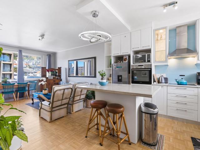 1 Bedroom Apartment / Flat For Sale in Three Anchor Bay