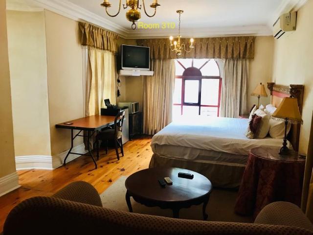 1 Bedroom Apartment / Flat To Rent in Waterkloof