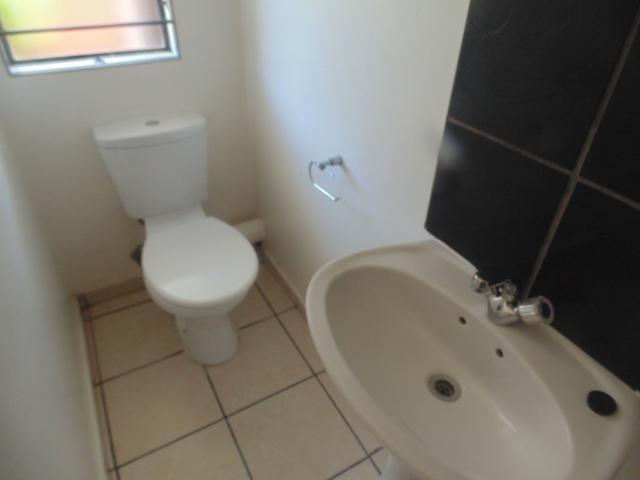 1 Bedroom Apartment / Flat To Rent in Weltevreden Park