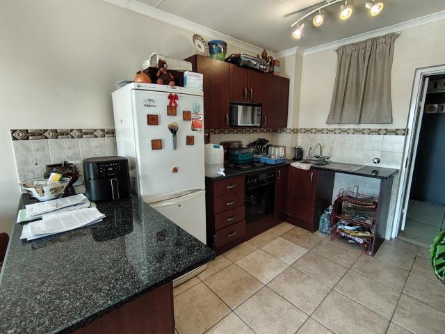 1 Bedroom Apartment / Flat To Rent in Willow Park Manor