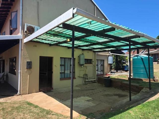 1 Bedroom Apartment / Flat To Rent in Bluff