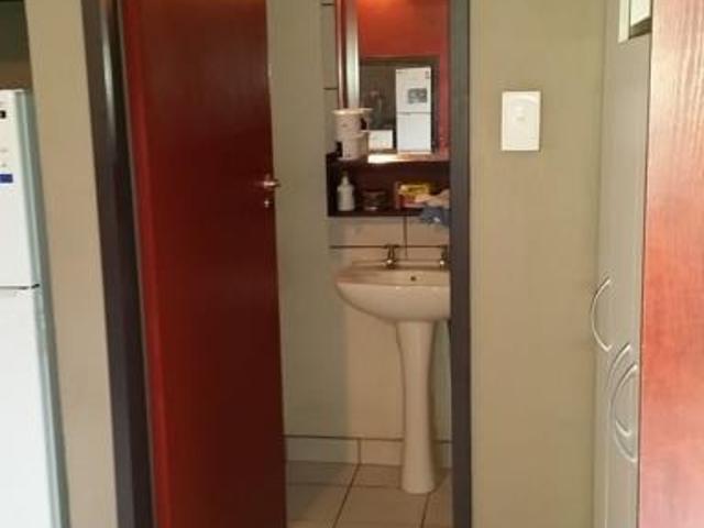 1 Bedroom Apartment / Flat To Rent in Braamfontein Werf