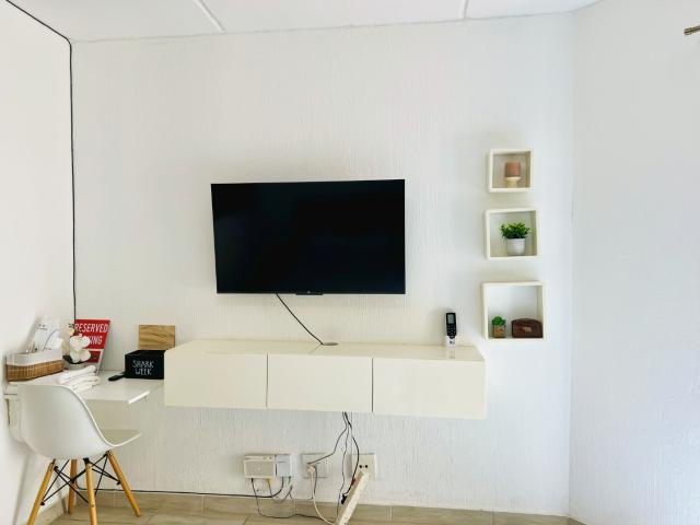 1 Bedroom Apartment / Flat To Rent in Bryanston