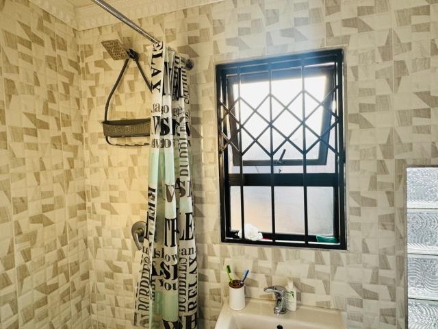 1 Bedroom Apartment / Flat To Rent in Clayville Industria