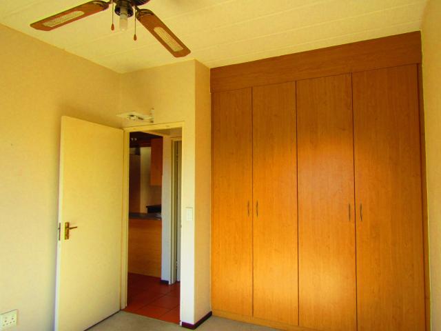 1 Bedroom Apartment / Flat To Rent in Douglasdale