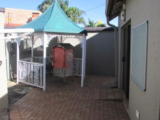 1 Bedroom Apartment / Flat To Rent in Dowerglen Ext 3