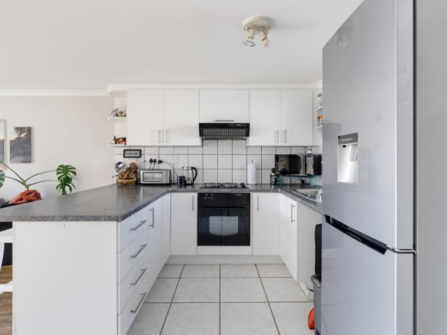 1 Bedroom Apartment / Flat To Rent in Gardens