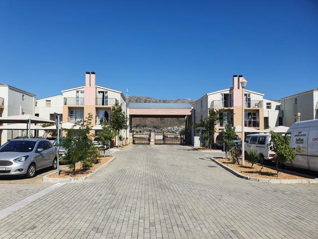 1 Bedroom Apartment / Flat To Rent in Gordons Bay Central
