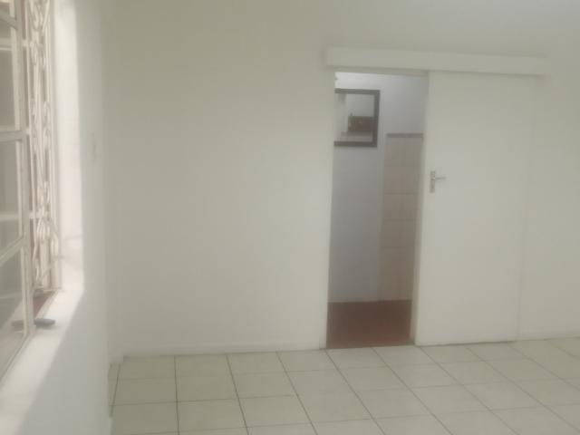 1 Bedroom Apartment / Flat To Rent in Lansdowne