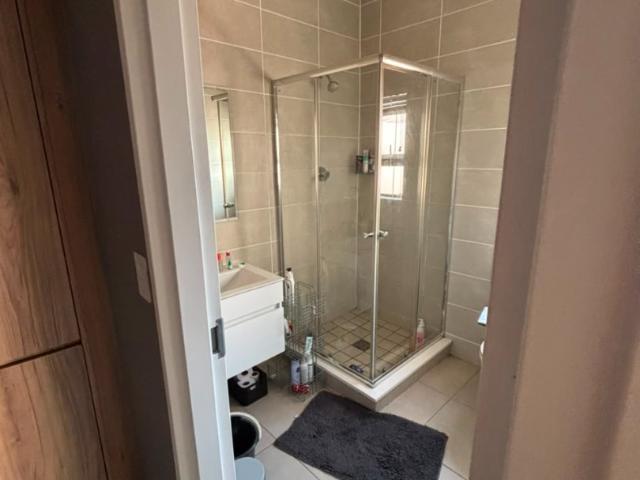1 Bedroom Apartment / Flat To Rent in Linbro Park