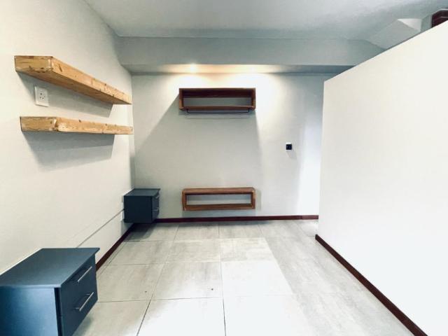 1 Bedroom Apartment / Flat To Rent in Lynnwood Manor