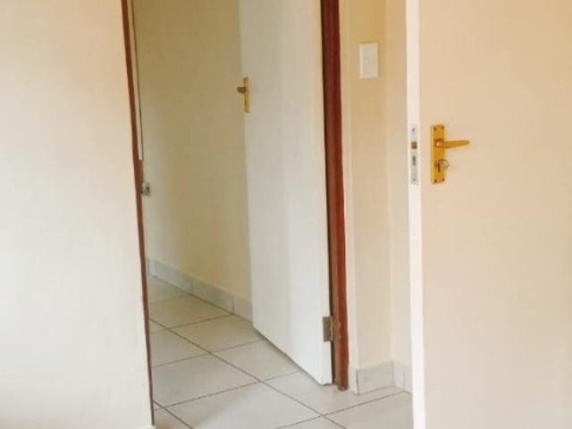 1 Bedroom Apartment / Flat To Rent in Robindale