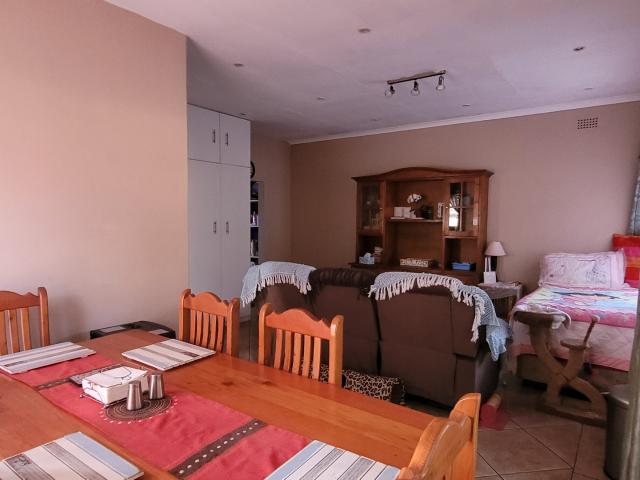 1 Bedroom Apartment / Flat To Rent in Sunward Park