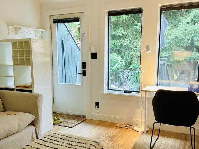 1 Bedroom Apartment for Rent at Ulster Street, Toronto, ON M6G None South Annex