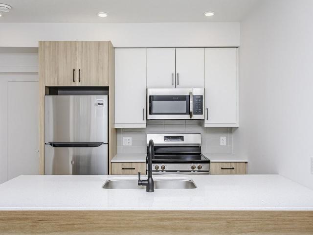 1 Bedroom Apartment for Rent at 11728 109 Ave Nw, Edmonton, AB T5H 1E7 Queen Mary Park