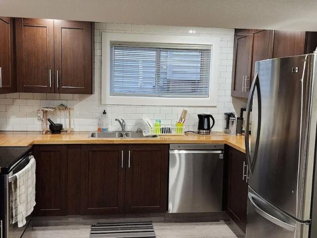 1 Bedroom Apartment for Rent at 11923 93 St Nw, Edmonton, AB T5G 1E6 Alberta Avenue