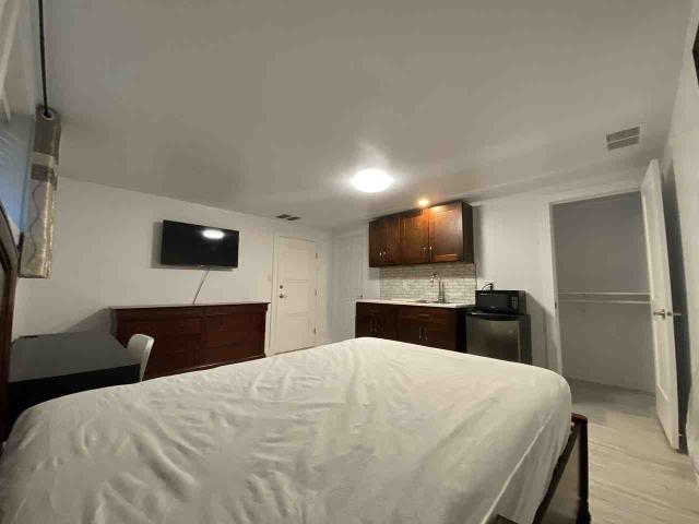 1 Bedroom Apartment for Rent at 4803 111a St Nw, Edmonton, AB T6H 3G4 Malmo Plains