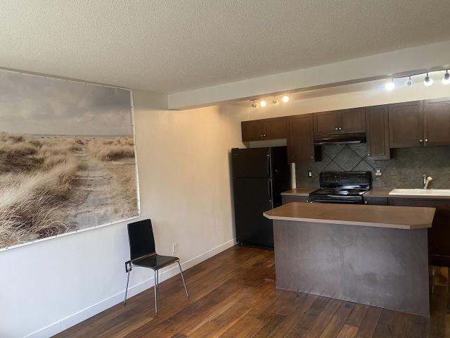 1 Bedroom Apartment for Rent at 4127 Bow Trail Sw, Calgary, AB T3C 2E9 Rosscarrock