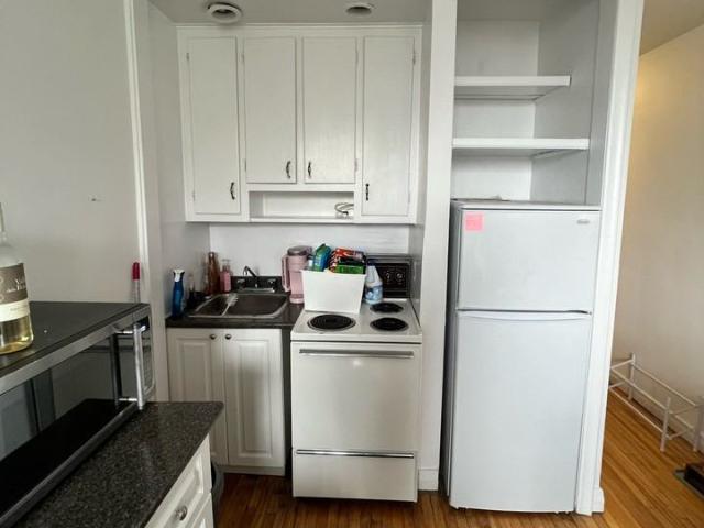 1 Bedroom Apartment for Rent at 5841 Rue Sherbrooke Ouest #106, Montréal, QC H4A 1X4 Norte Dame De Gráce