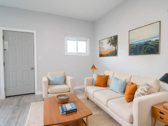 1 Bedroom Apartment for Rent at 7 Sherwood Forest Trail, Welland, ON L3C 5X7