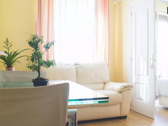 1 bedroom apartment for rent in Cortes, Madrid