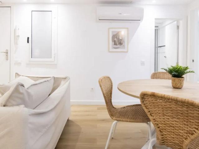 1 bedroom apartment for rent in El Poble Sec