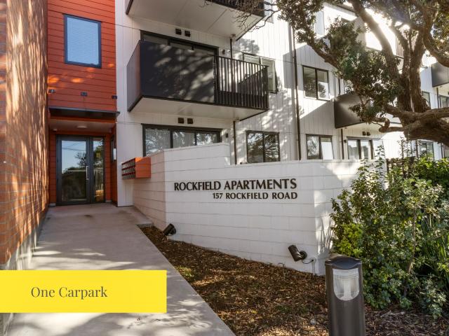 1 bedroom apartment for rent in Penrose!