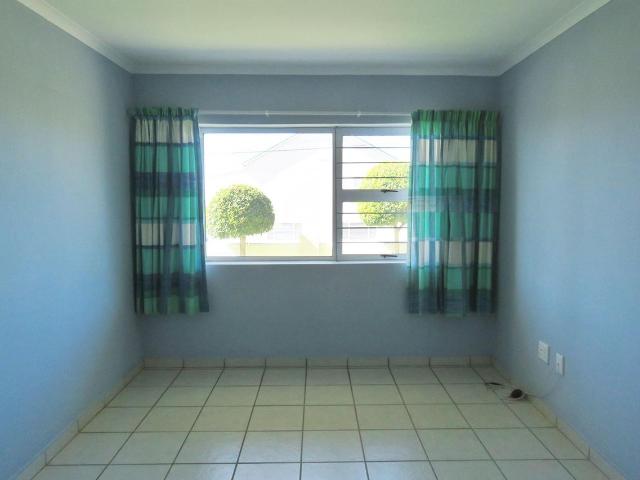 1 Bedroom Apartment For Sale in Bredasdorp