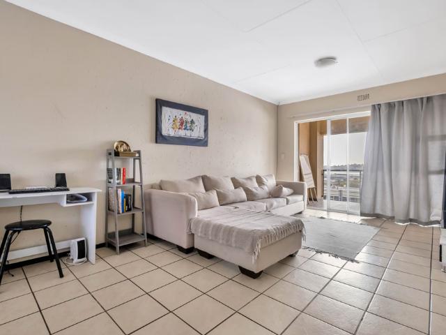 1 Bedroom Apartment For Sale in Ferndale