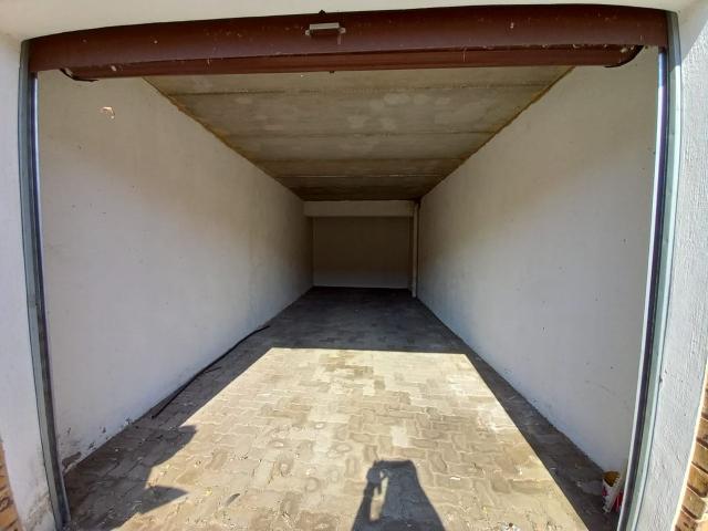 1 Bedroom Apartment For Sale in Kempton Park Central