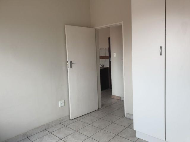 1 Bedroom Apartment For Sale in Kempton Park Central
