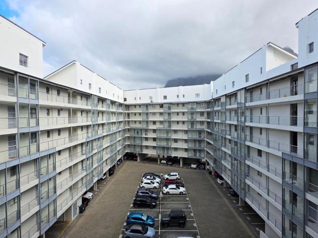 1 Bedroom apartment for sale in Rondebosch, Cape Town