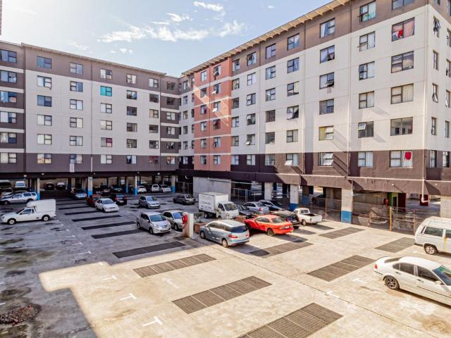1 Bedroom apartment for sale in Wynberg, Cape Town