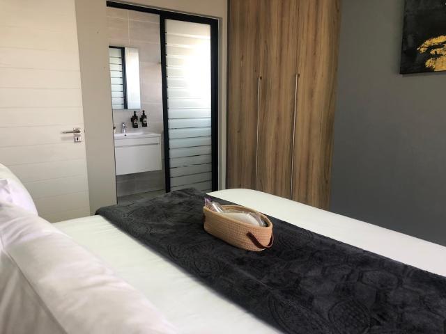 1 Bedroom Apartment For Sale in Waterfall