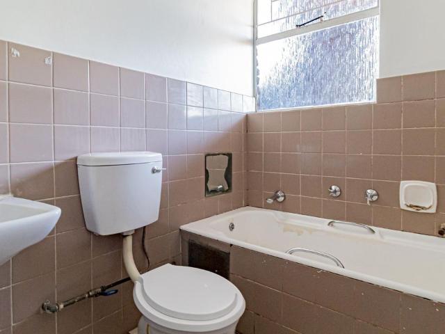 1 Bedroom apartment for sale in Windsor East, Randburg