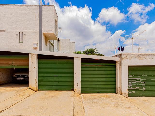 1 Bedroom apartment for sale in Windsor East, Randburg
