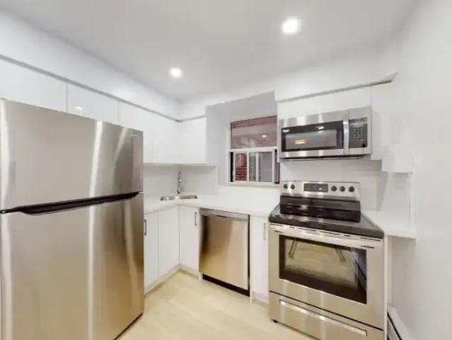 1 Bedroom Apartment Hamilton ON 102700743