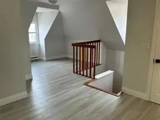 1 Bedroom Apartment Hamilton ON 102846070