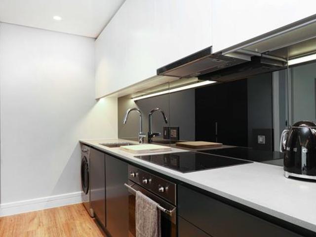 1 Bedroom Apartment in Melrose Arch