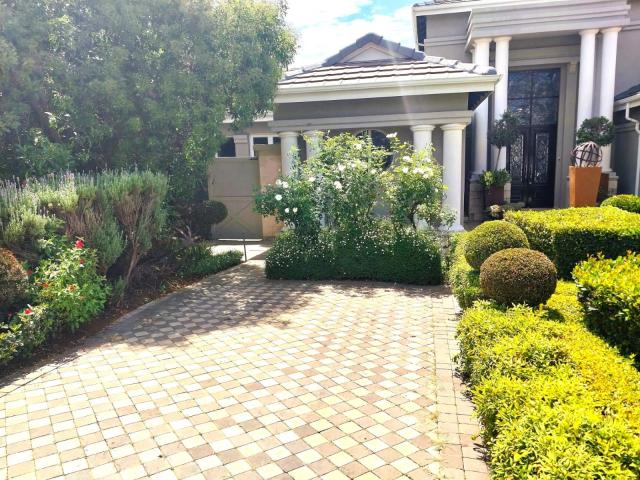 1 Bedroom Apartment in Midstream Estate