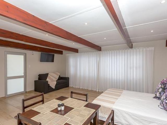 1 Bedroom Apartment in Milnerton Central
