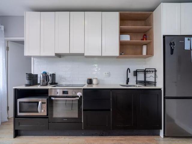 1 Bedroom Apartment in Mouille Point