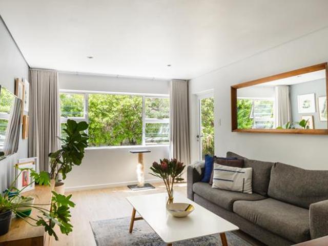 1 Bedroom Apartment in Mouille Point