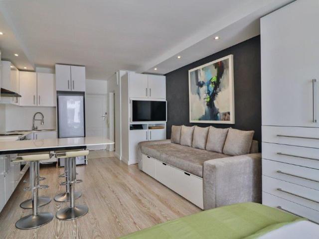1 Bedroom Apartment in Green Point