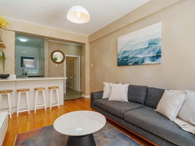 1 Bedroom Apartment in Mouille Point