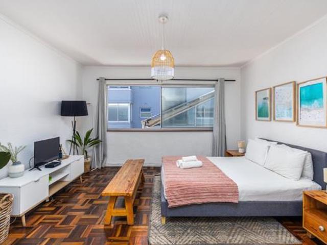 1 Bedroom Apartment in Mouille Point