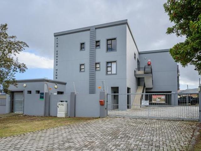 1 Bedroom Apartment in Newton Park