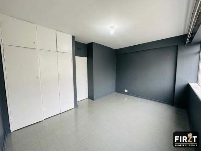 1 Bedroom Apartment in Newtown