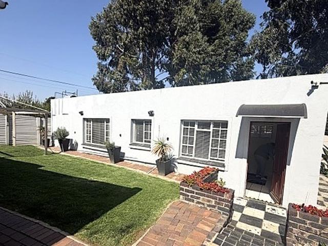 1 Bedroom Apartment in Northcliff